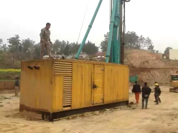 天全如何判断水冷式机油散热器密封件是否需要更换?